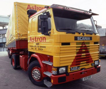 Uno dei primi Scania 142 della Astran.